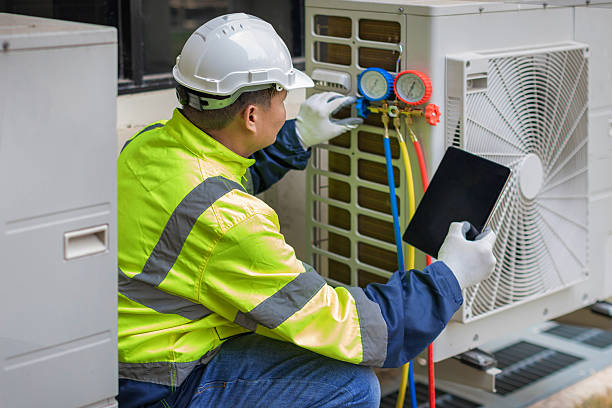 Professional Hvac technician working in Rainbow, TX